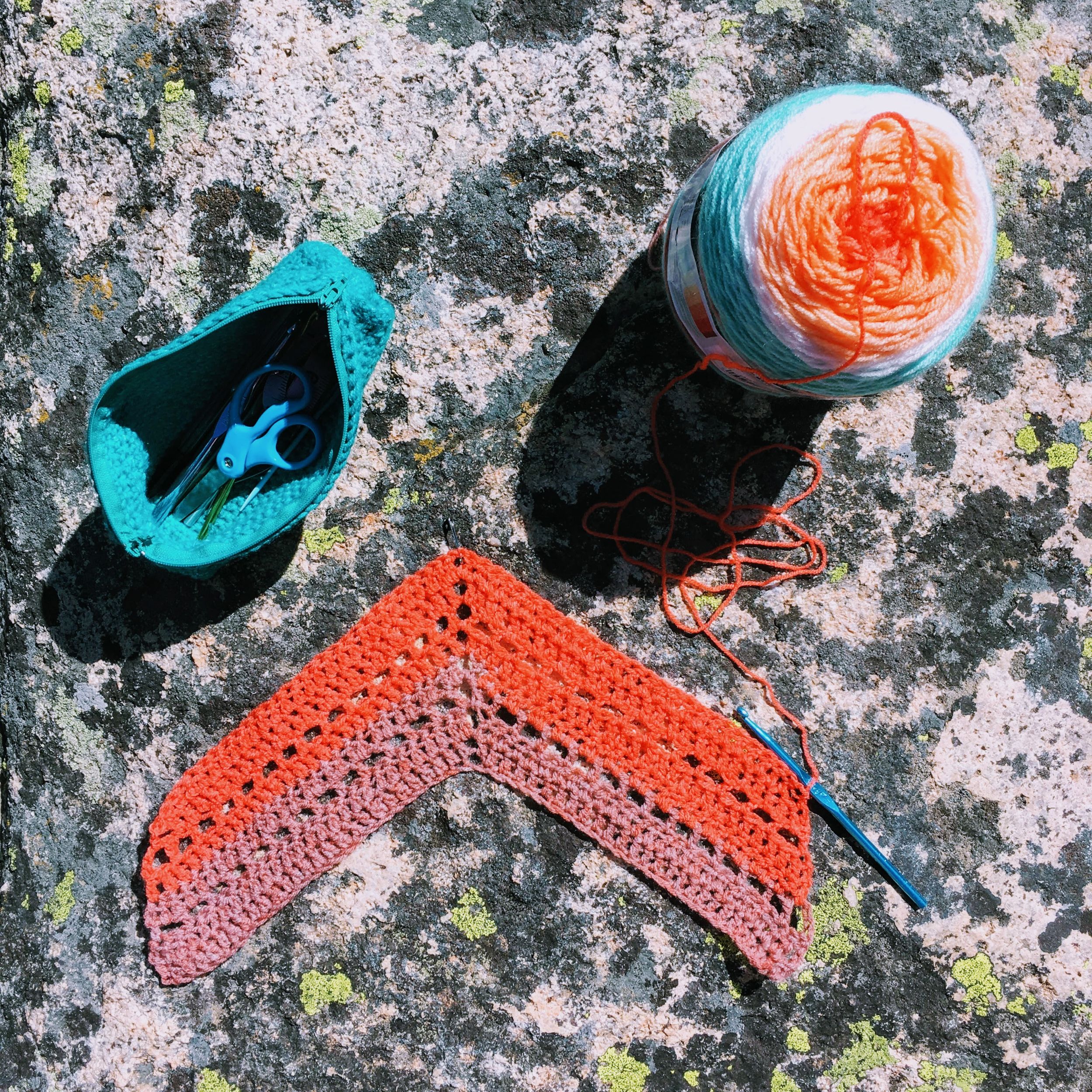 SUNSET WALL HANGING PATTERN – Hook🔸Yarn🔸Carabiner